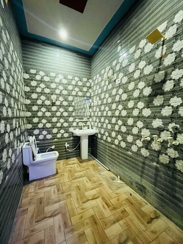 Bathroom in 2.5 BHK Builder Floor at Sector 64 – for Rent