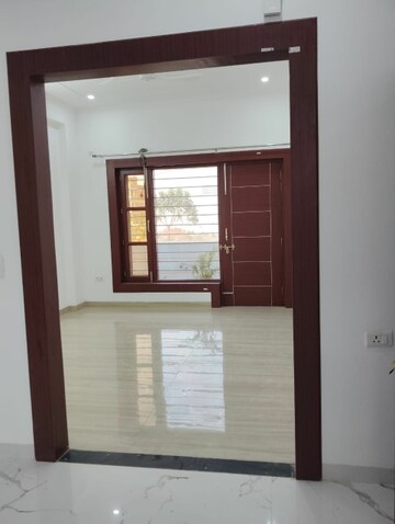 Master Bedroom in 5 BHK Independent House at ORO City, Jankipuram – for Rent