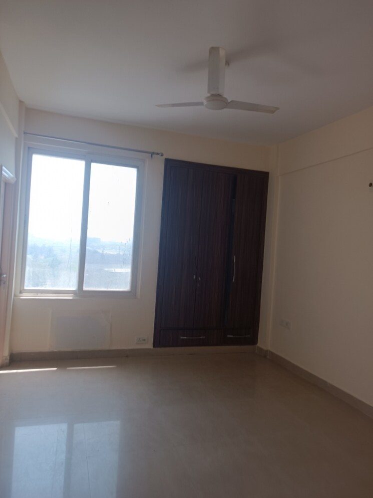 Master Bedroom, parx-laureate 4 Bedroom 4850 Sq.Ft. Apartment In Sector 108 Noida 8477316