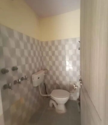 Bathroom in 1 BHK Independent House at Aliganj – for Rent