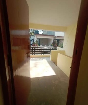 Master Bedroom in 1 BHK Independent House at Aliganj – for Rent