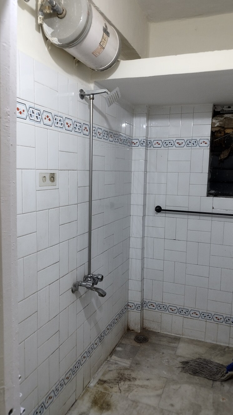 Bathroom, koregaon park 1 Bedroom 595 Sq.Ft. Apartment In Koregaon Park Pune 8477329