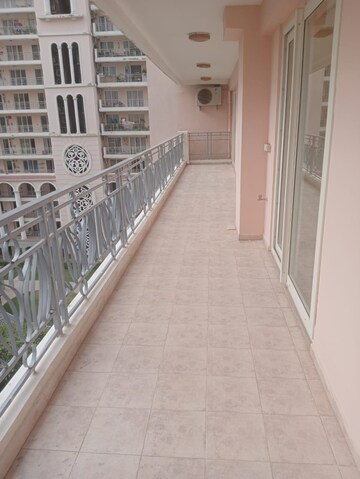 3 BHK Apartment – Map Location View at DLF The Skycourt, Sector 86 - for Rent