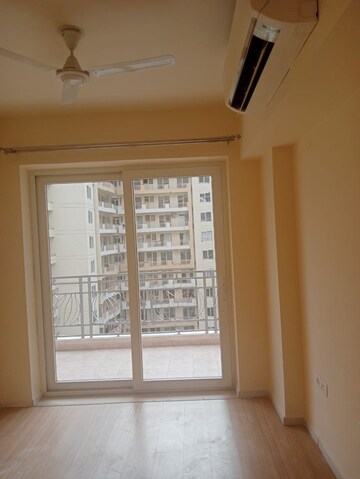 Master Bedroom in 3 BHK Apartment at DLF The Skycourt, Sector 86 – for Rent