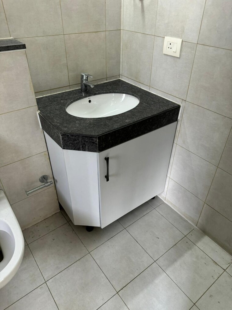 Bathroom, cosmos-express-99 3 Bedroom 1550 Sq.Ft. Apartment In Sector 99 Gurgaon 8477362