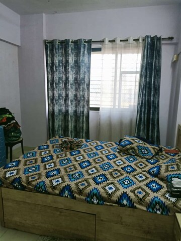 Bedroom in 1 BHK Apartment at Goregaon East – for Rent
