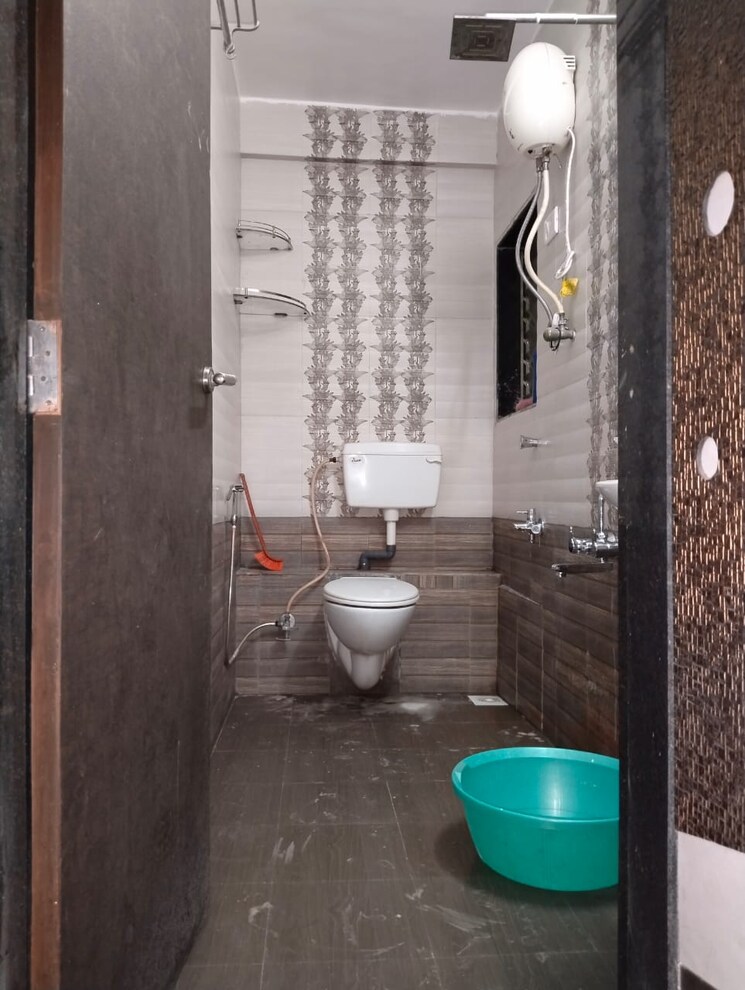 Bathroom, susheel-meadows-apartment 2 Bedroom 670 Sq.Ft. Apartment In New Panvel Navi Mumbai 8477371