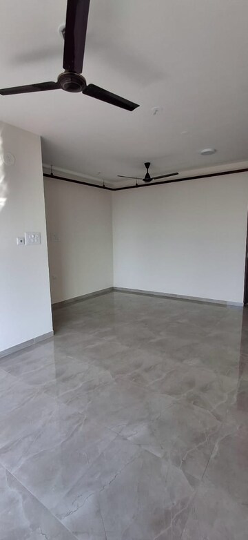 Room in 2 BHK Apartment at Sheth Irene, Malad West – for Rent