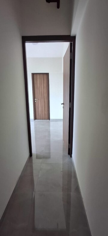 Room in 2 BHK Apartment at Sheth Irene, Malad West – for Rent