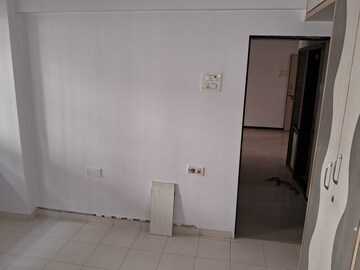 Bathroom in 1 BHK Apartment at Conwood Astoria, Goregaon East – for Rent
