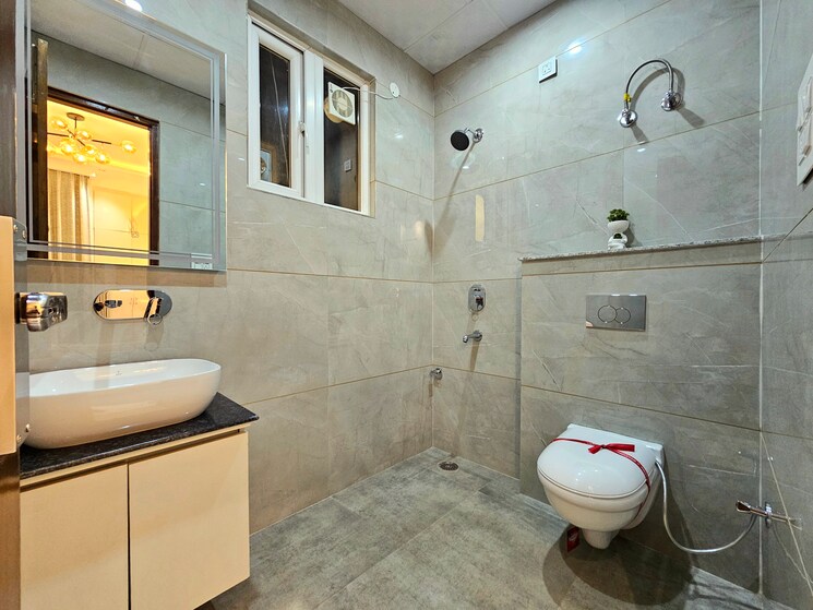 Bathroom, peer mucchalla 3 Bedroom 146 Sq.Yd. Apartment In Peer Mucchalla Zirakpur 8477455