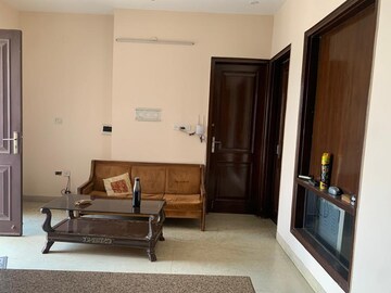 Living Room in 1 BHK Builder Floor at Sector 30 – for Rent