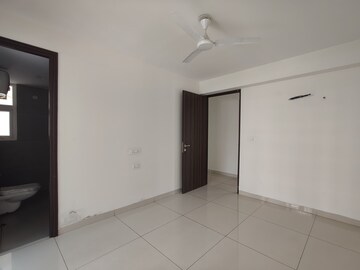 Room in 4 BHK Apartment at Hermitage Centralis, Vip Road – for Sale