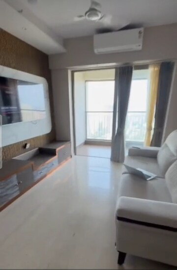 Master Bedroom in 2 BHK Apartment at Kalpataru Paramount, Kapur Bawdi – for Rent