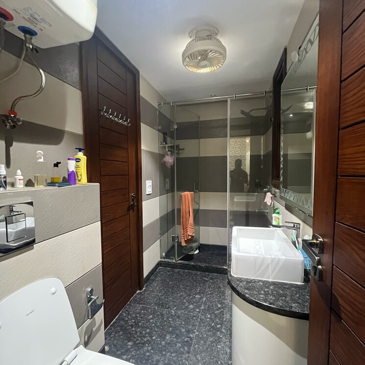 Attached Bathroom, malviya nagar 3 Bedroom 1935 Sq.Ft. Builder Floor In Malviya Nagar Delhi 8477579