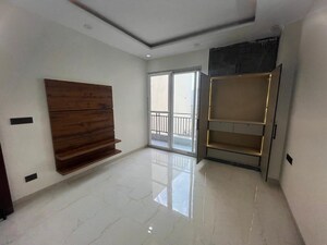 Room in 3.5 BHK Builder Floor at Sector 57 – for Sale