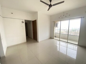 Room in 2 BHK Apartment at Somani Residency, Punawale – for Rent
