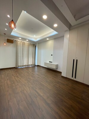 Master Bedroom in 4 BHK Builder Floor at Sector 67 – for Sale