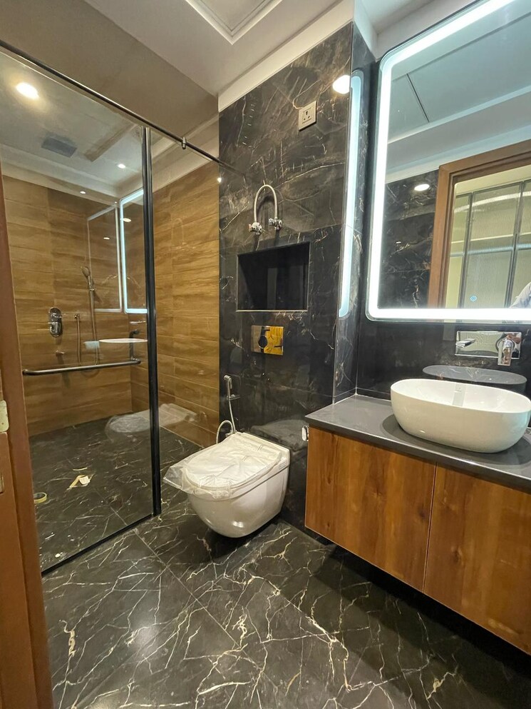 Attached Bathroom, sector 67 4 Bedroom 2200 Sq.Ft. Builder Floor In Sector 67 Gurgaon 8477741