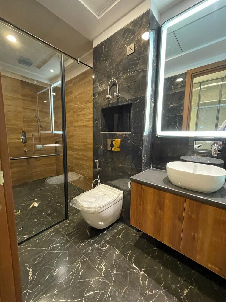 Attached Bathroom, sector 67 4 Bedroom 2200 Sq.Ft. Builder Floor In Sector 67 Gurgaon 8477741