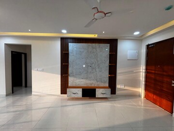 Room in 3.5 BHK Apartment at Prestige Tranquil, Kokapet – for Rent