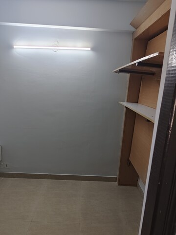 Room in 2.5 BHK Apartment at RG Residency, Sector 120 – for Rent