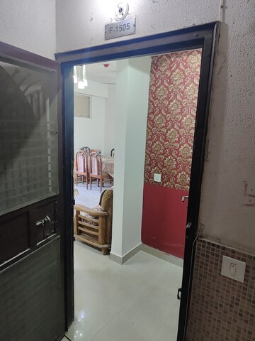 Room in 2.5 BHK Apartment at RG Residency, Sector 120 – for Rent