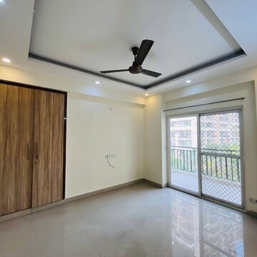 Room in 3 BHK Apartment at Prateek Laurel, Sector 120 – for Rent