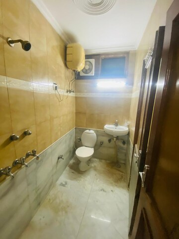 Bathroom in 3 BHK Builder Floor at Arjun Nagar – for Rent