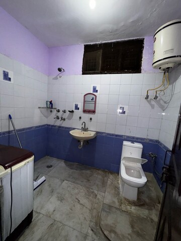 Building Lobby in 1 RK Builder Floor at Sector 45 – for Rent