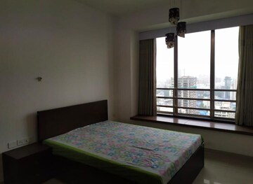 Bedroom in 2.5 BHK Apartment at Oberoi Springs, Andheri West – for Rent
