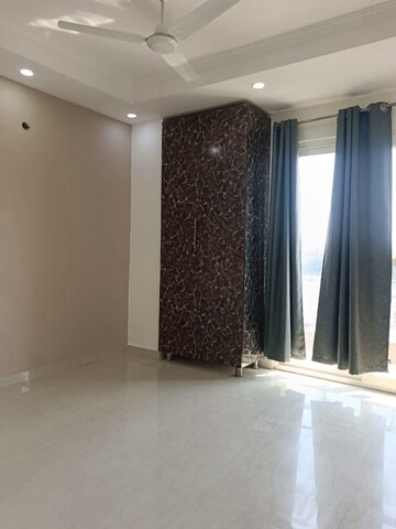 Master Bedroom in 3 BHK Builder Floor at Sector 45 – for Rent