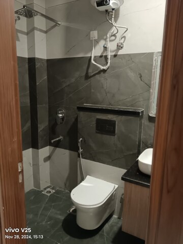 Bathroom in 3 BHK Builder Floor at Maple Heights, Sector 43 – for Rent
