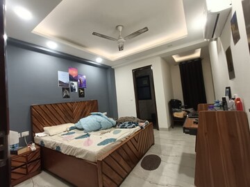 Bedroom in 4 BHK Builder Floor at Ansal Sushant Lok I, Sector 43 – for Rent