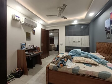 Bedroom in 4 BHK Builder Floor at Ansal Sushant Lok I, Sector 43 – for Rent