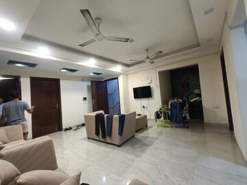 Building Lobby in 4 BHK Builder Floor at Ansal Sushant Lok I, Sector 43 – for Rent