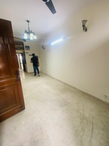 Master Bedroom in 2 BHK Builder Floor at Arjun Nagar – for Rent