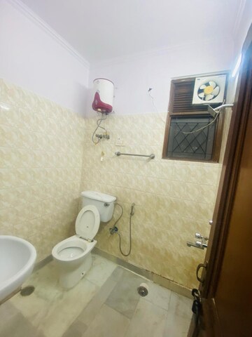 Bathroom in 2 BHK Builder Floor at Arjun Nagar – for Rent