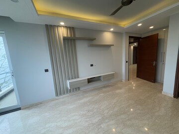 Room in 4 BHK Builder Floor at Ansal Sushant Lok I, Sector 43 – for Rent