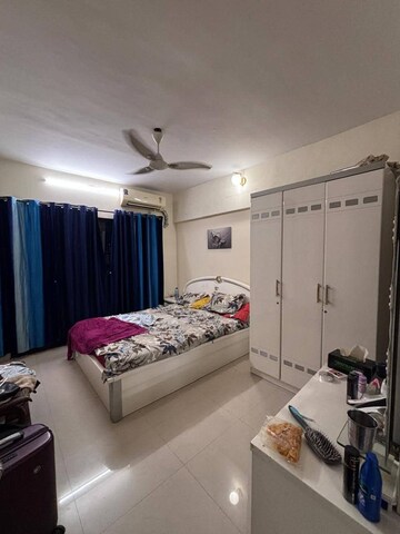 Master Bedroom in 2 BHK Apartment at Andheri West – for Rent