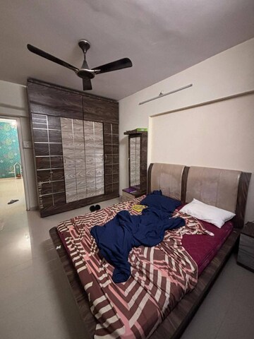 Bedroom in 2 BHK Apartment at Andheri West – for Rent