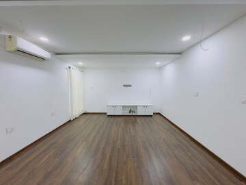 Room in 4 BHK Villa at Hi Tech City – for Rent