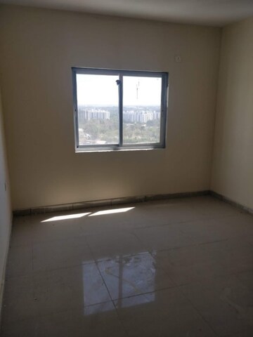 Room in 2 BHK Apartment at Golden Gate Commune, Chandapura – for Sale