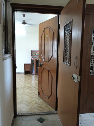 Furnished Amenities in 1 BHK Apartment at Dheeraj Pooja, Malad West – for Rent
