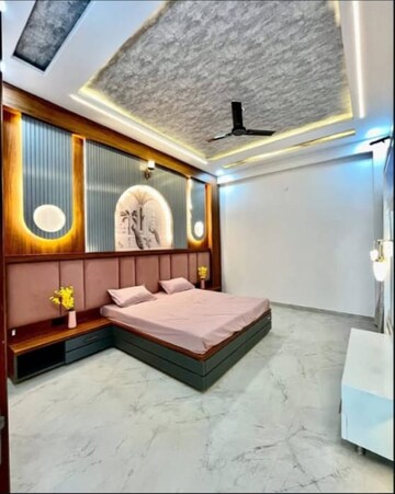 Bedroom in 3 BHK Builder Floor at Sector 33 – for Rent