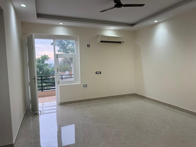 Master Bedroom, sector 43 5 Bedroom 1800 Sq.Ft. Builder Floor In Sector 43 Faridabad 8478068