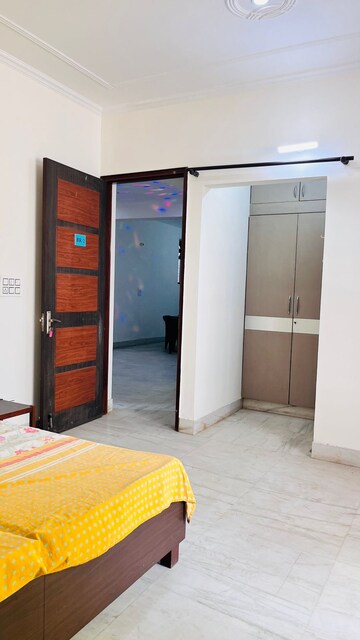 Bedroom in 4 BHK Builder Floor at Sector 46 – for Rent