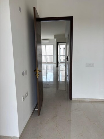 Furnished Amenities in 3 BHK Apartment at Smart World Orchard, Sector 61 – for Rent