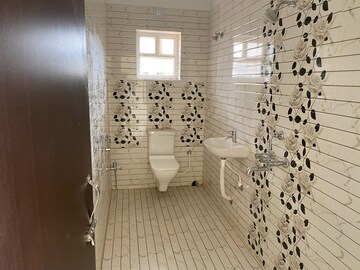 Bathroom in 3 BHK Apartment at Bharatpur – for Rent