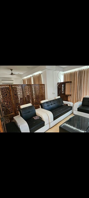 Building Lobby in 4 BHK Apartment at Conscient Heritage Max, Sector 102 – for Rent
